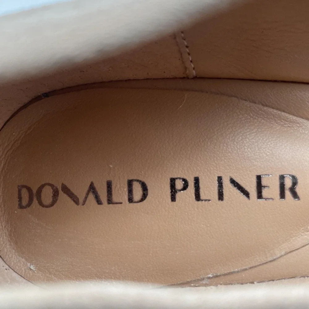 Donald J. Pliner Drew Beige Suede Dress Slip-On Pumps Shoes Women's Size 9‎ M
